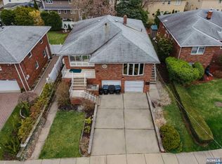 1038 Edgewood Ln, Fort Lee, NJ 07024