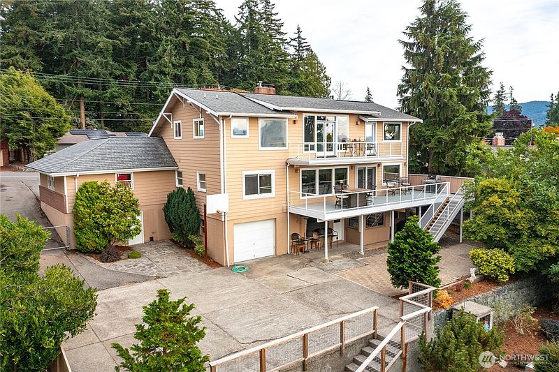 3rd image of 708 Highland Drive