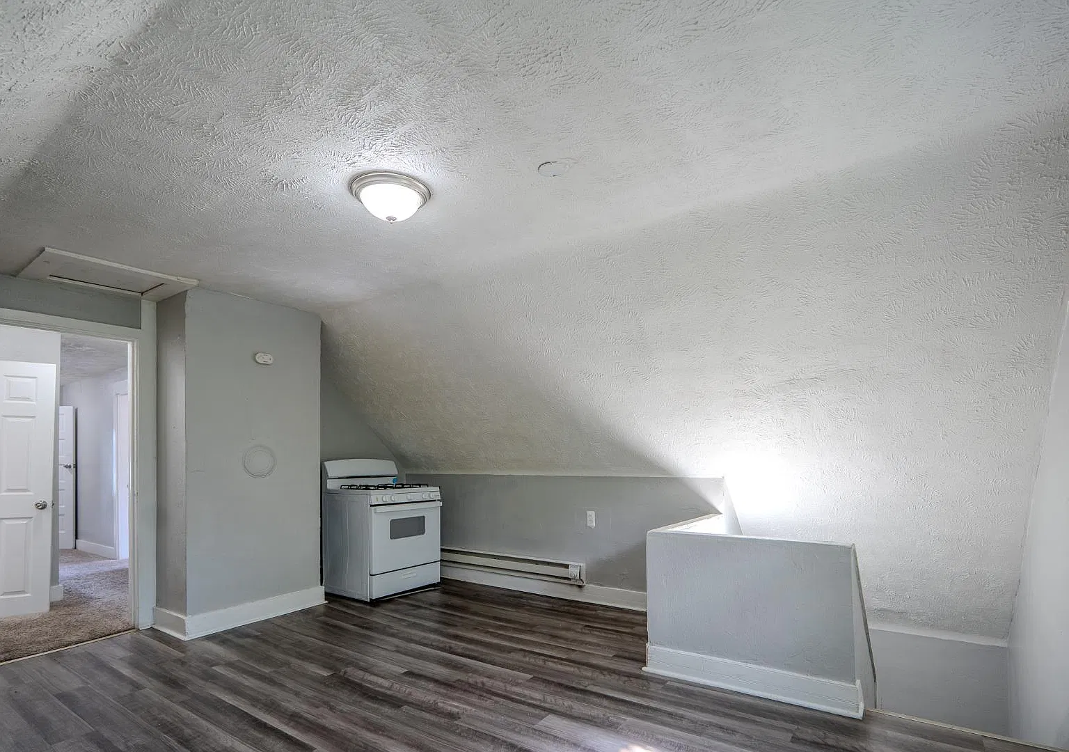 10022 Parkgate Ave - Unit 3 — Photo 2