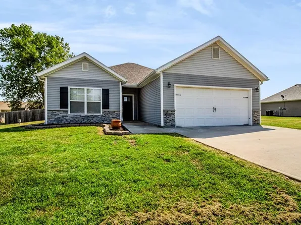 395 SE 971st Rd, Knob Noster, MO 65336