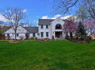 8 Cross Run Rd, Holmdel, NJ 07733