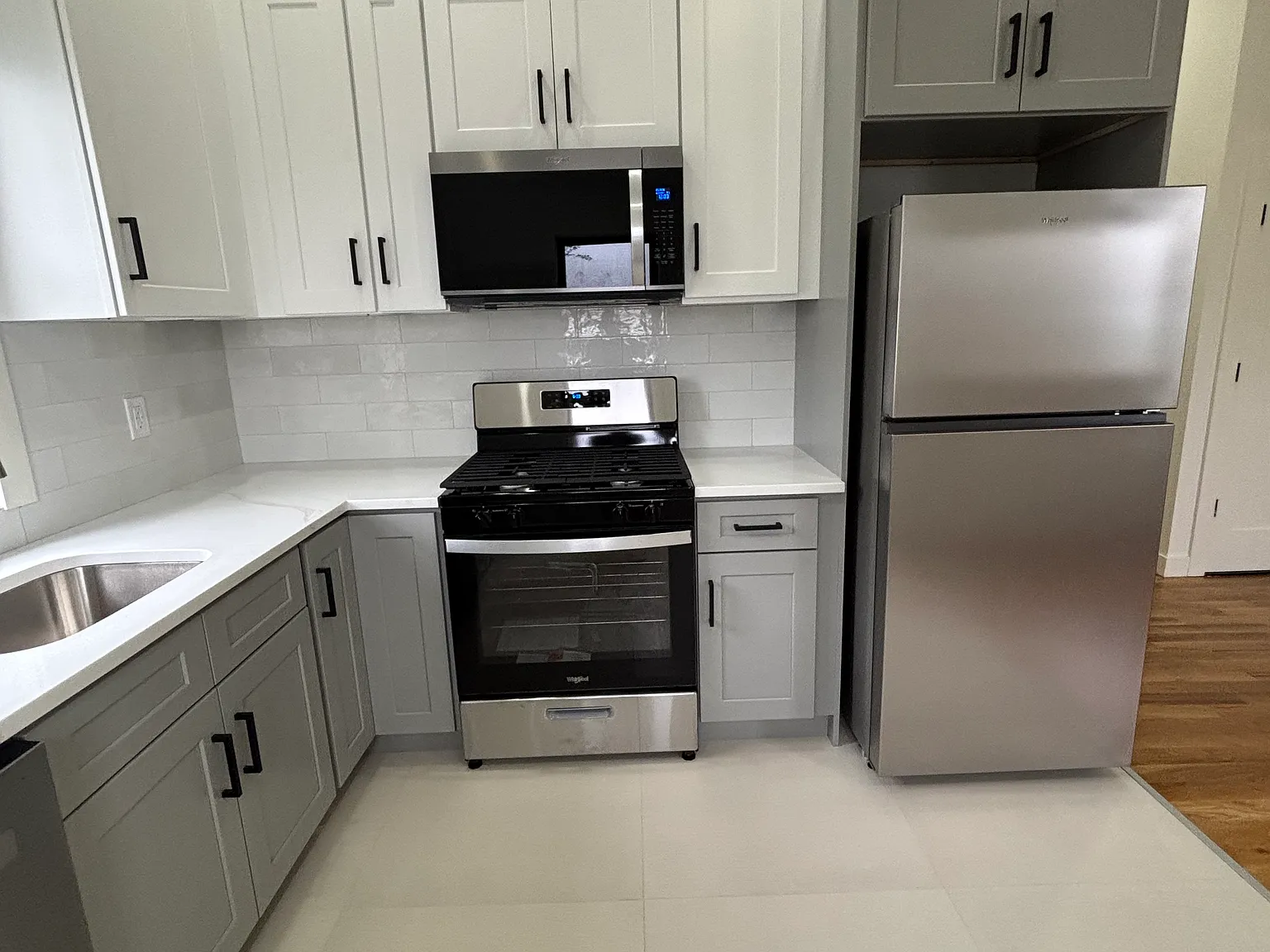 2 bed, 950 sqft, $2,800 — Photo 3