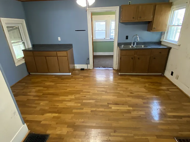 1055 4th Ave — Photo 11