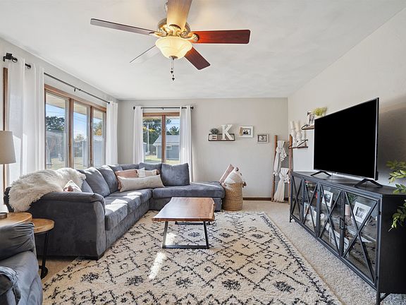 5th image of 506 1st Ave E
