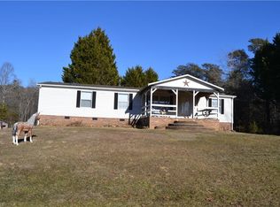443 Beacon Ln, Mount Airy, NC 27030