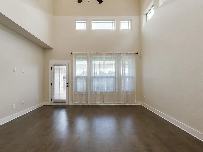 7906 Wildcat Pass — Photo 17