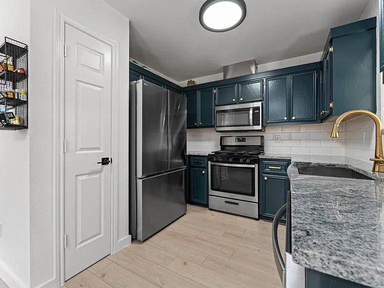 1409 Lantern Light Dr — Photo 7