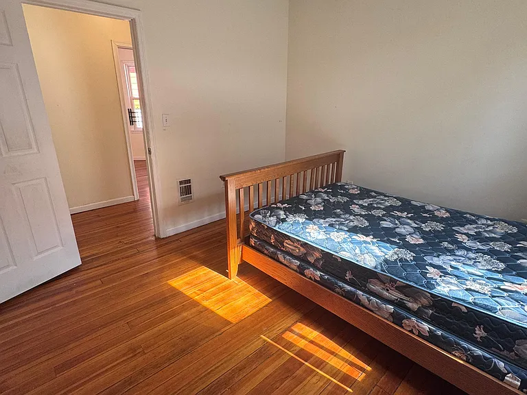 4 Gray St #2 — Photo 14