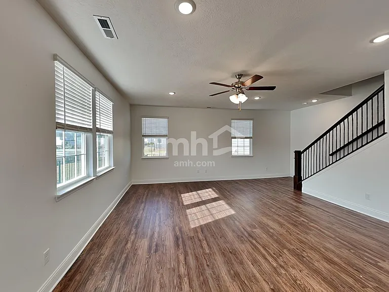 8428 Merlin Dr — Photo 5