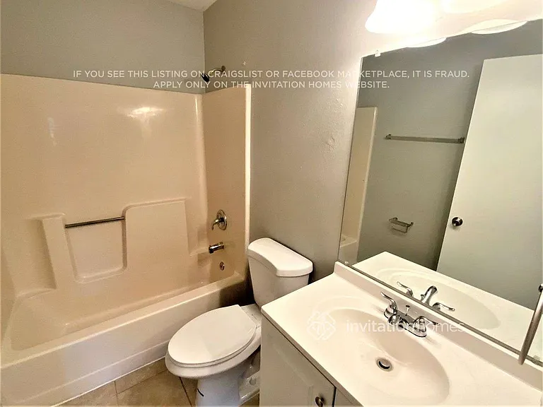 1025 Saint Johns St SE — Photo 9