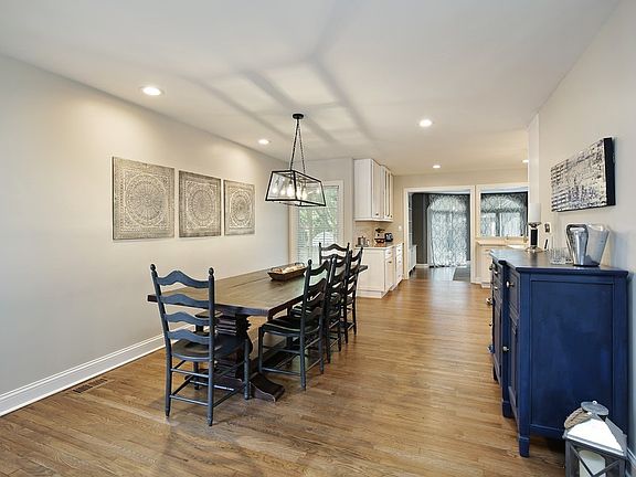 4th image of 1827 Milton Ave