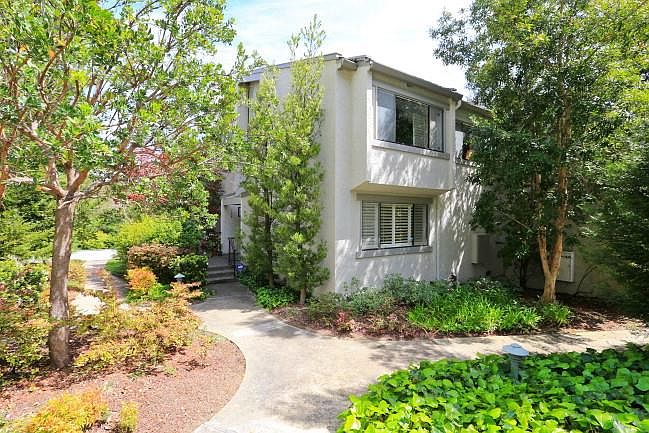 1st image of 168 Sand Hill Cir