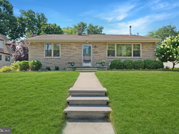 717 W Helena Ave, Somerdale, NJ 08083
