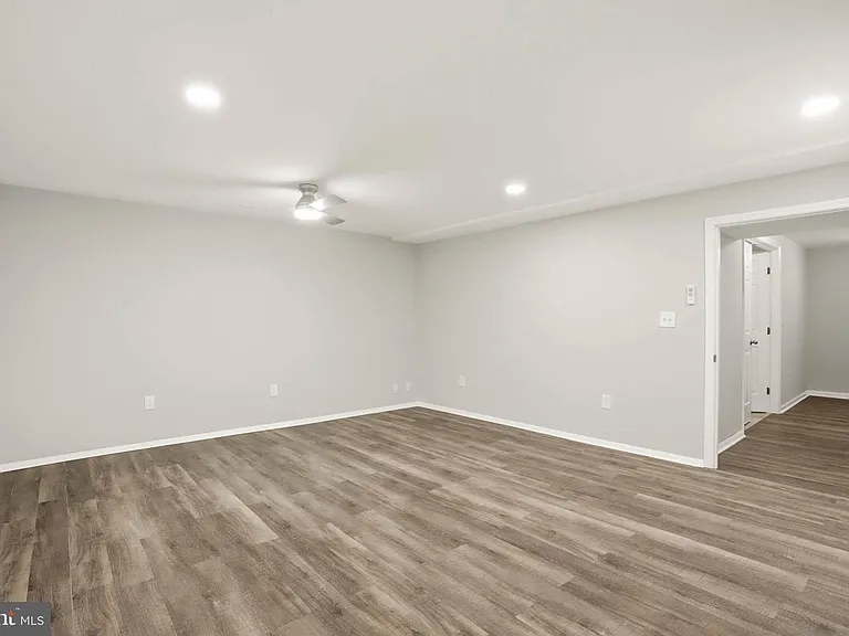 1382 Almond Dr — Photo 27