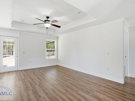 5th image of 186 Jackson Ave NE