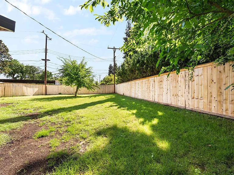 6120 Friendly Ct — Photo 33