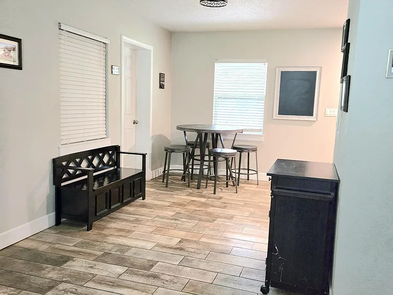 615 Luna Ct — Photo 6