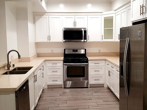 2nd image of 14915 Roscoe Blvd Unit 101