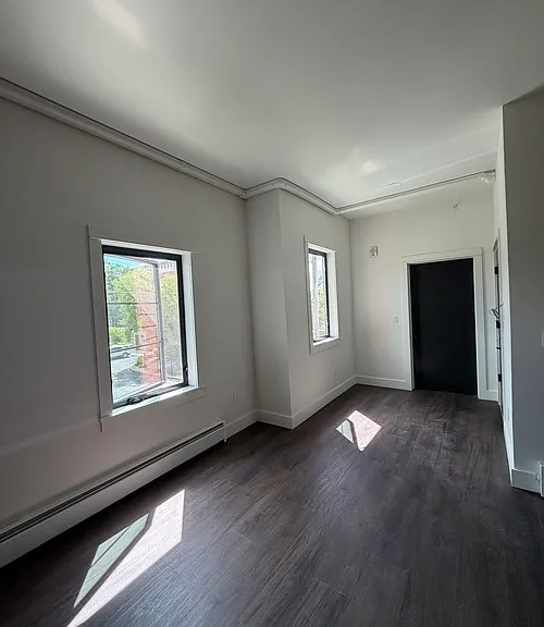 112 Burt St #1 — Photo 4