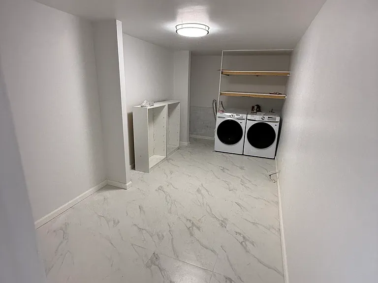 48 Robin Ln — Photo 1