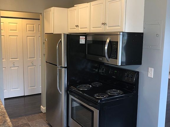 2nd image of 1757 Thomas Ave APT 8
