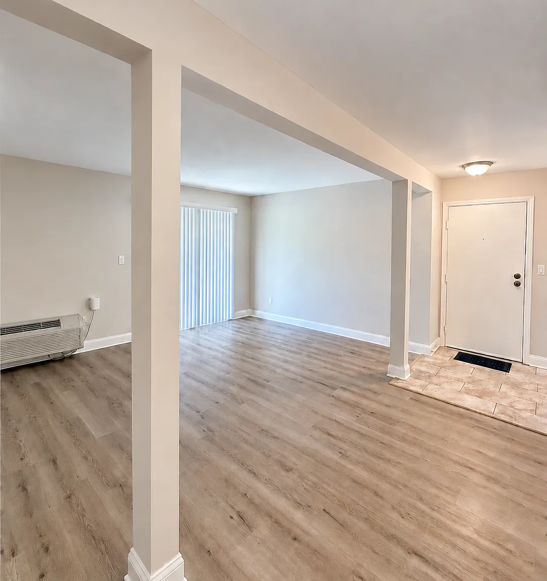 566 Somerset Ln — Photo 2