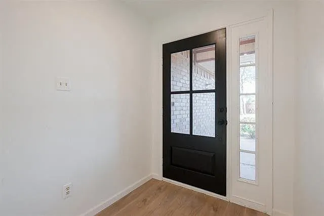 333 Banyan Dr — Photo 3