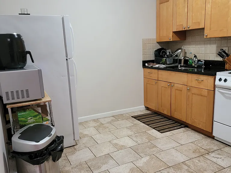 81 Atlantic St #14 — Photo 2