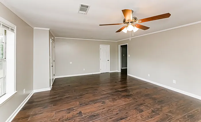 658 Partridge Ln — Photo 2