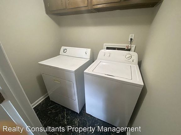 2nd image of 3210D Regents Park Ln