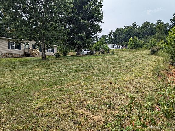 3rd image of 1621 Hillhaven Cir