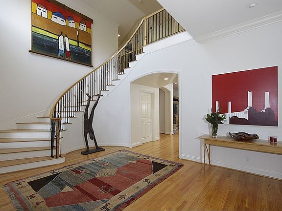 5th image of 4270 Oakwood Ave