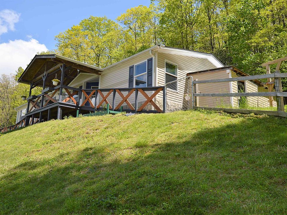 2116 Lamb Mountain Rd Hendersonville, NC, 28792 Apartments for Rent