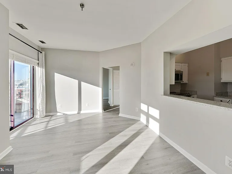 2400 Clarendon Blvd #Penthouse 12 — Photo 22