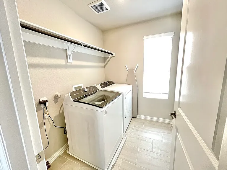 2624 Wellington Ln — Photo 20