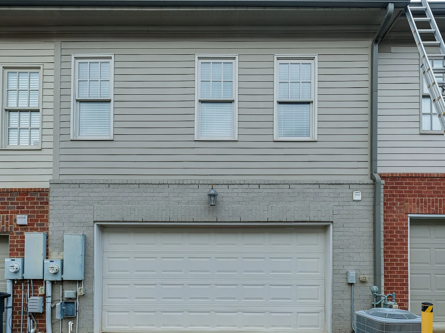 3 bed, 2.5 bath, 2630 sqft, $4,000 — Photo 4