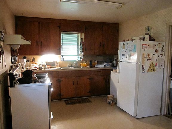 5th image of 2707 Stadium Dr