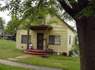 516 S 8th St, Burlington, IA 52601