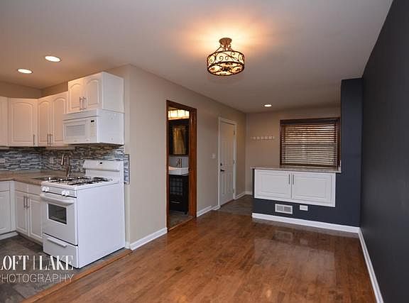 4th image of 2654 W Schubert Ave #1E