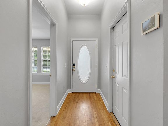 4th image of 1397 Crescent Hills Dr