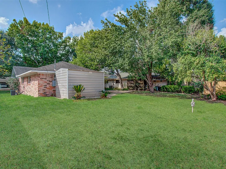 1806 Cypress Dr — Photo 22