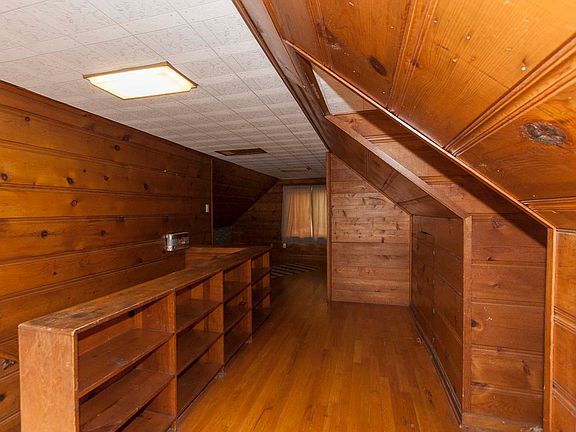 Upstairs Master Suite