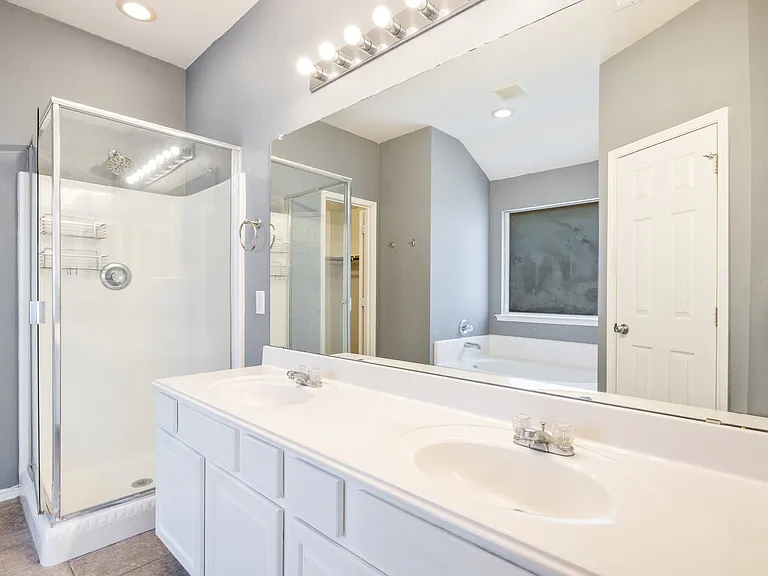14536 Crystal Lake Dr — Photo 16