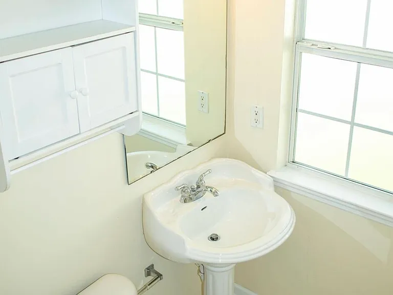 604 W 6th Ave — Photo 3