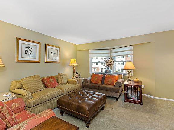 KathyOD-15M Essex Pl-2.JPG