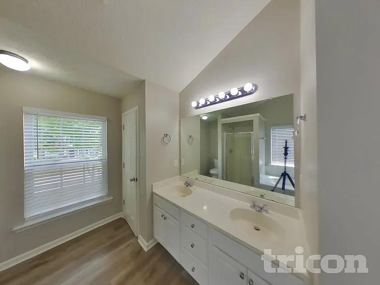 8292 Eastshore Dr — Photo 10