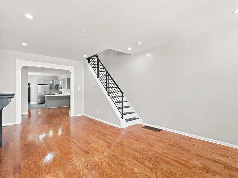 4271 Leidy Ave — Photo 10