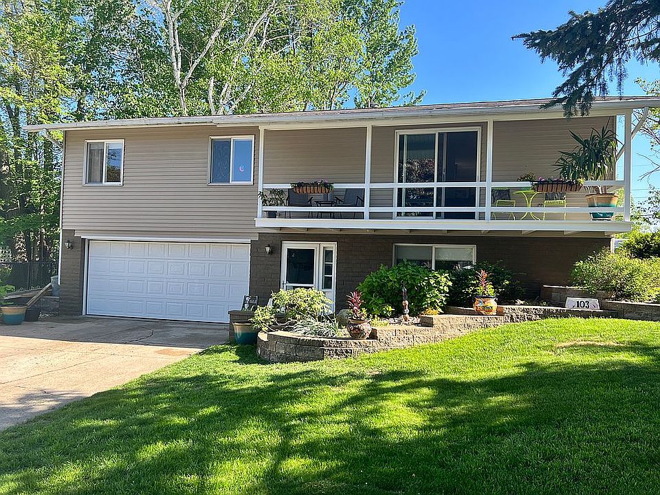 2nd image of 103 Fairway Dr