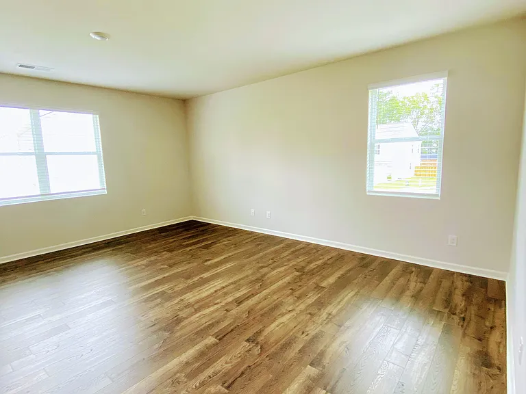 202 Creekview Way — Photo 8
