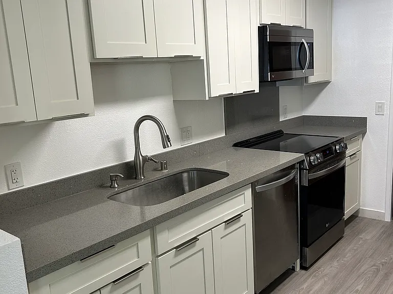 77 Karsten Dr #23A — Photo 4